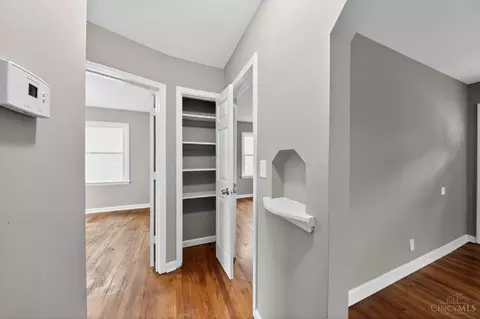 Entry Way - 1877 Ashbrook Dr, Cincinnati, OH 45238 photo 3 of 3