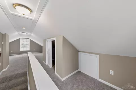 Entry Way - 1877 Ashbrook Dr, Cincinnati, OH 45238 photo 1 of 3
