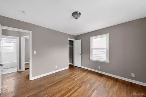 Bedroom - 1877 Ashbrook Dr, Cincinnati, OH 45238 photo 3 of 4