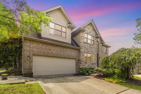 8164 Foxdale Ct, West Chester, OH 45069