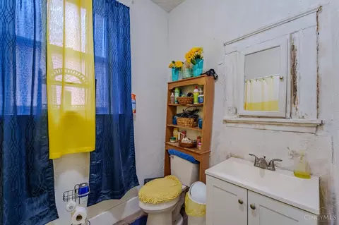 Bath - 3610 Bevis Ave, Cincinnati, OH 45207 photo 1 of 4