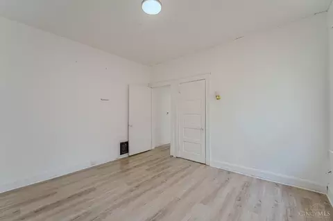 Bedroom - 3610 Bevis Ave, Cincinnati, OH 45207 photo 4 of 5