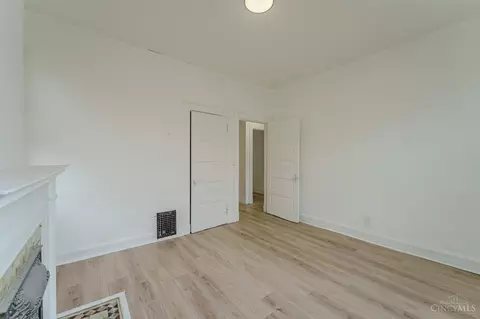Bedroom - 3610 Bevis Ave, Cincinnati, OH 45207 photo 3 of 5