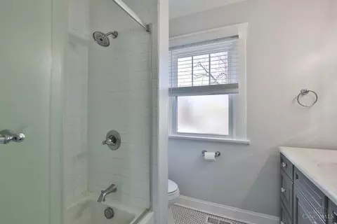 Bath - 4136 Maple Dr, Cincinnati, OH 45209 photo 3 of 3