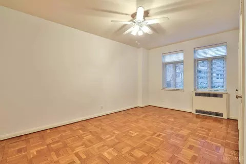 Bedroom - 2376 Madison Rd, Cincinnati, OH 45208 photo 1 of 4