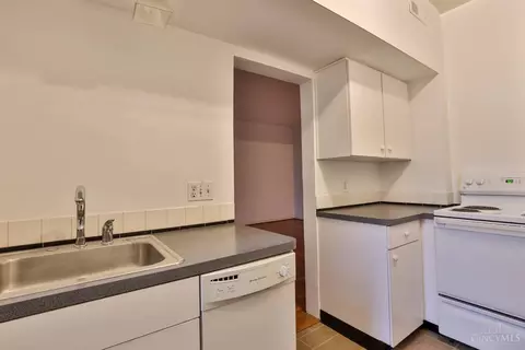 Kitchen - 2376 Madison Rd, Cincinnati, OH 45208 photo 3 of 3