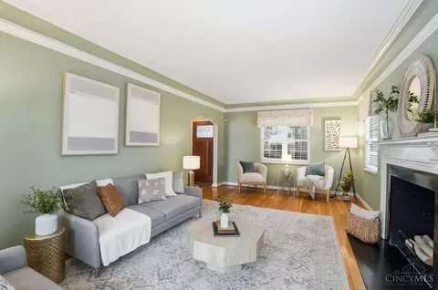 Living - 3935 Eileen Dr, Cincinnati, OH 45209 photo 3 of 5