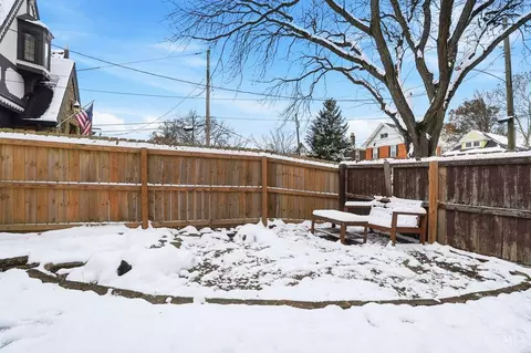 Exterior - 3935 Eileen Dr, Cincinnati, OH 45209 photo 18 of 23