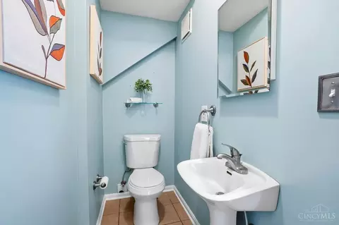 Bath - 3935 Eileen Dr, Cincinnati, OH 45209 photo 1 of 8