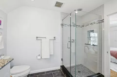 Bath - 3935 Eileen Dr, Cincinnati, OH 45209 photo 3 of 8