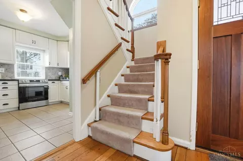 Entry Way - 3935 Eileen Dr, Cincinnati, OH 45209 photo 3 of 5
