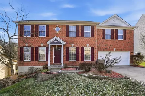 4863 Kleeman Green Dr, Cincinnati, OH 45211