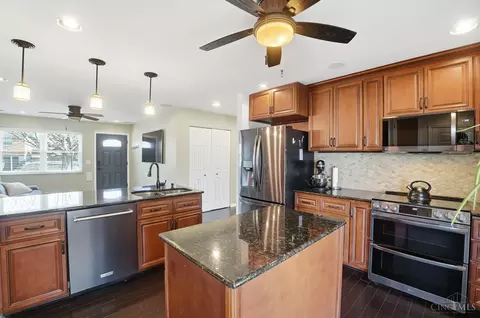 Kitchen - 3255 Harmony Ln, Cincinnati, OH 45248 photo 3 of 7