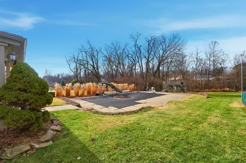 Exterior - 3255 Harmony Ln, Cincinnati, OH 45248 photo 16 of 18