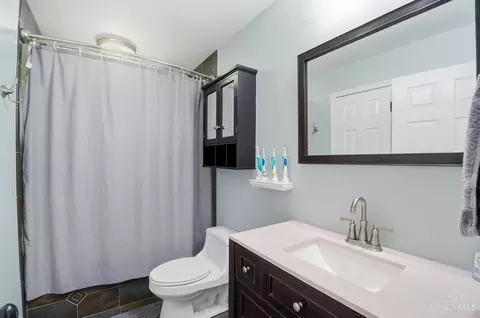 Bath - 3255 Harmony Ln, Cincinnati, OH 45248 photo 1 of 4