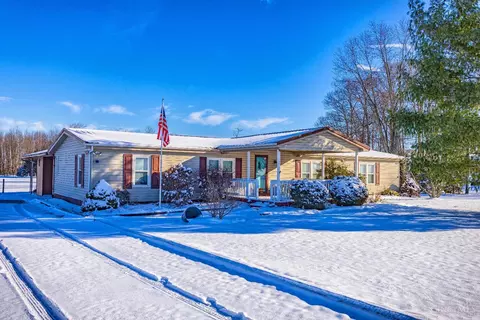 424 Mt Zion Rd, Seaman, OH 45679