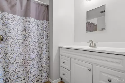 Bath - 1314 Waycross Rd, Forest Park, OH 45240 photo 3 of 3