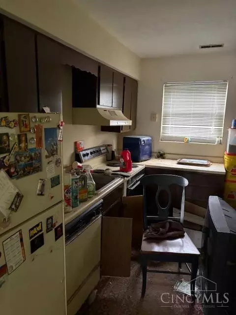 Kitchen - 1948 Chaucer Dr, Cincinnati, OH 45237 photo 1 of 1