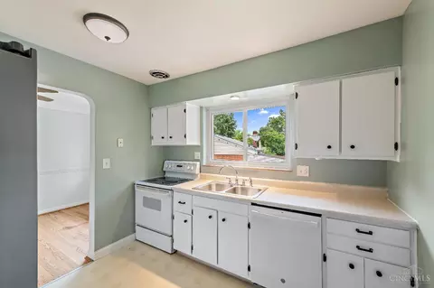 Kitchen - 77 Handel Ln, Cincinnati, OH 45218 photo 2 of 2
