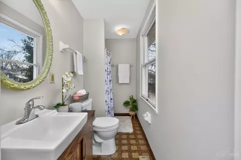 Bath - 8846 Morley Pl, Maineville, OH 45039 photo 2 of 3