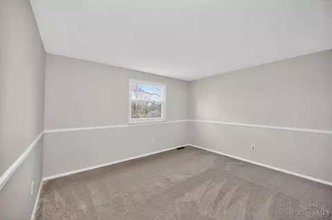 Bedroom - 8846 Morley Pl, Maineville, OH 45039 photo 5 of 6