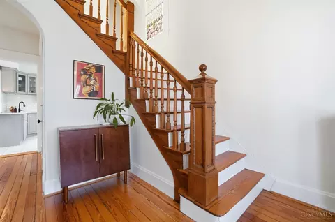 Entry Way - 3414 Monteith Ave, Cincinnati, OH 45208 photo 7 of 14