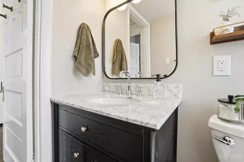 Bath - 3414 Monteith Ave, Cincinnati, OH 45208 photo 8 of 10