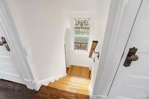 Entry Way - 3414 Monteith Ave, Cincinnati, OH 45208 photo 10 of 14