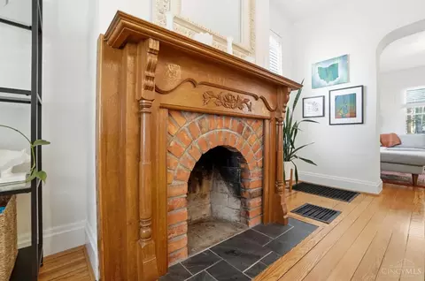 Entry Way - 3414 Monteith Ave, Cincinnati, OH 45208 photo 5 of 14