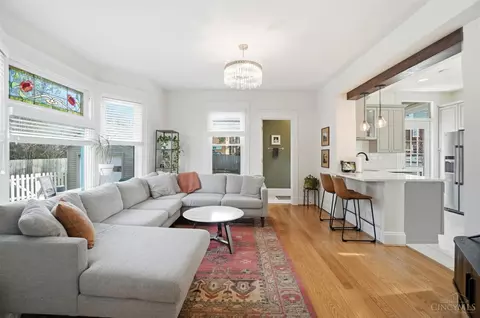 Living - 3414 Monteith Ave, Cincinnati, OH 45208 photo 1 of 3