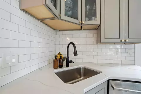 Kitchen - 3414 Monteith Ave, Cincinnati, OH 45208 photo 6 of 7