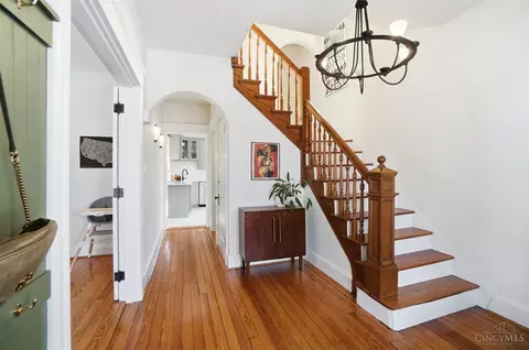 Entry Way - 3414 Monteith Ave, Cincinnati, OH 45208 photo 3 of 14