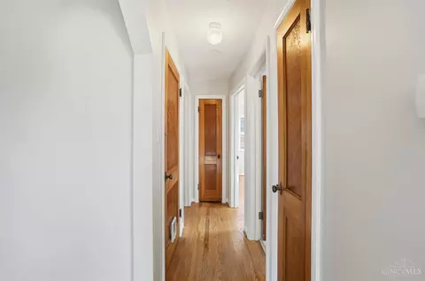 Entry Way - 4413 Hunt Rd, Blue Ash, OH 45242 photo 2 of 5