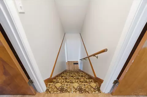 Entry Way - 4413 Hunt Rd, Blue Ash, OH 45242 photo 4 of 5