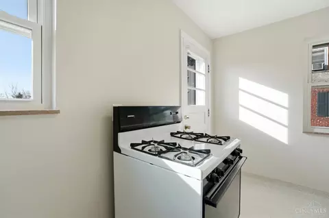 Kitchen - 4413 Hunt Rd, Blue Ash, OH 45242 photo 3 of 3