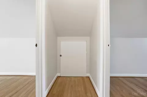 Entry Way - 4413 Hunt Rd, Blue Ash, OH 45242 photo 5 of 5