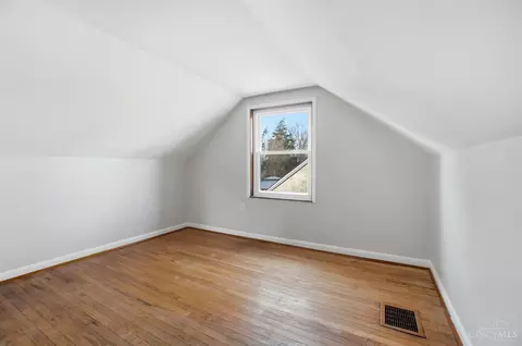 Bedroom - 4413 Hunt Rd, Blue Ash, OH 45242 photo 10 of 14