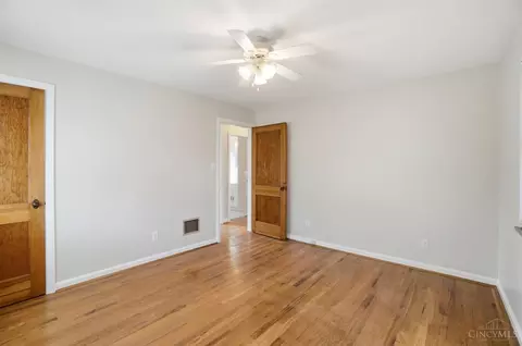 Bedroom - 4413 Hunt Rd, Blue Ash, OH 45242 photo 4 of 14
