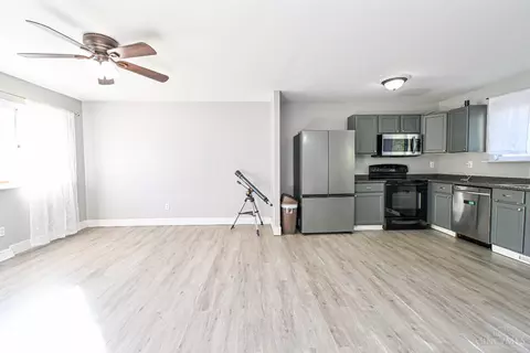 Living - 3875 Michael Dr, Cincinnati, OH 45255 photo 2 of 3