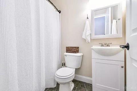 Bath - 3875 Michael Dr, Cincinnati, OH 45255 photo 1 of 3