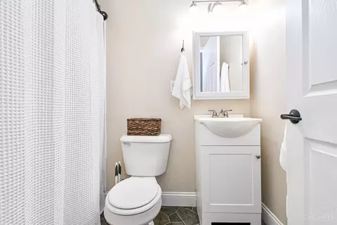 Bath - 3875 Michael Dr, Cincinnati, OH 45255 photo 2 of 3