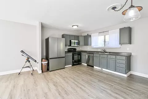 Kitchen - 3875 Michael Dr, Cincinnati, OH 45255 photo 1 of 5