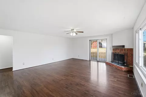 Living - 4152 Larchview Dr, Cincinnati, OH 45236 photo 5 of 8