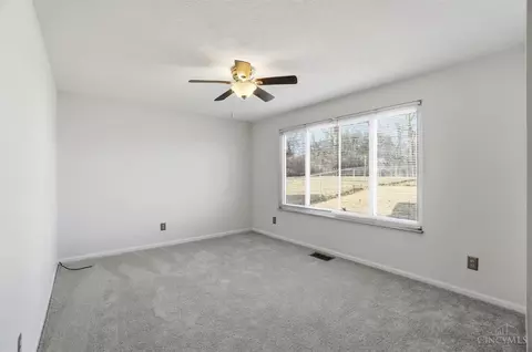 Bedroom - 4152 Larchview Dr, Cincinnati, OH 45236 photo 5 of 10