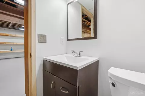Bath - 4152 Larchview Dr, Cincinnati, OH 45236 photo 9 of 10