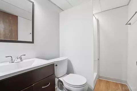 Bath - 4152 Larchview Dr, Cincinnati, OH 45236 photo 8 of 10
