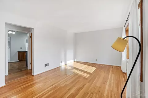 Living - 4152 Larchview Dr, Cincinnati, OH 45236 photo 3 of 8