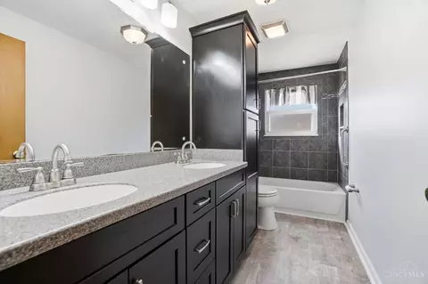 Bath - 4152 Larchview Dr, Cincinnati, OH 45236 photo 3 of 10