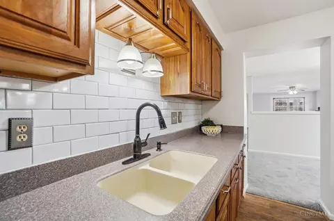 Kitchen - 4152 Larchview Dr, Cincinnati, OH 45236 photo 5 of 7
