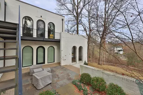 Exterior - 6 Corbin Dr, Cincinnati, OH 45208 photo 7 of 15